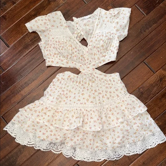 Mable Floral Lace Dress - Picture 3 of 4